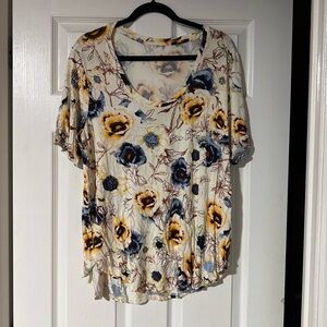 Maurices Cream Short Sleeve Floral Scoop Neck Top with Navy and Yellow Flowers